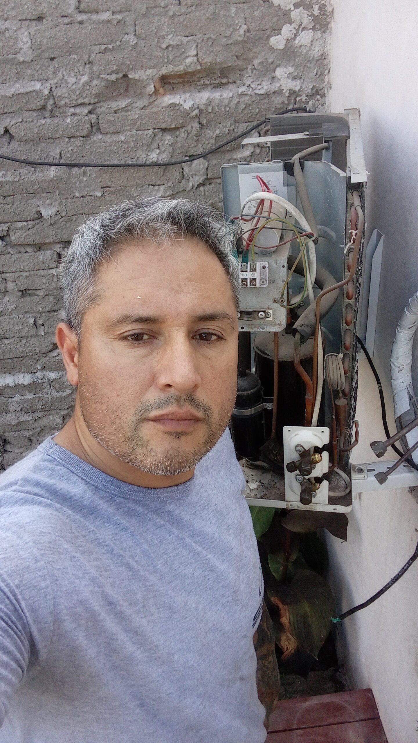 ❄️ ¿Por qué es importante hacer mantenimiento al aire acondicionado antes del frío o del calor?