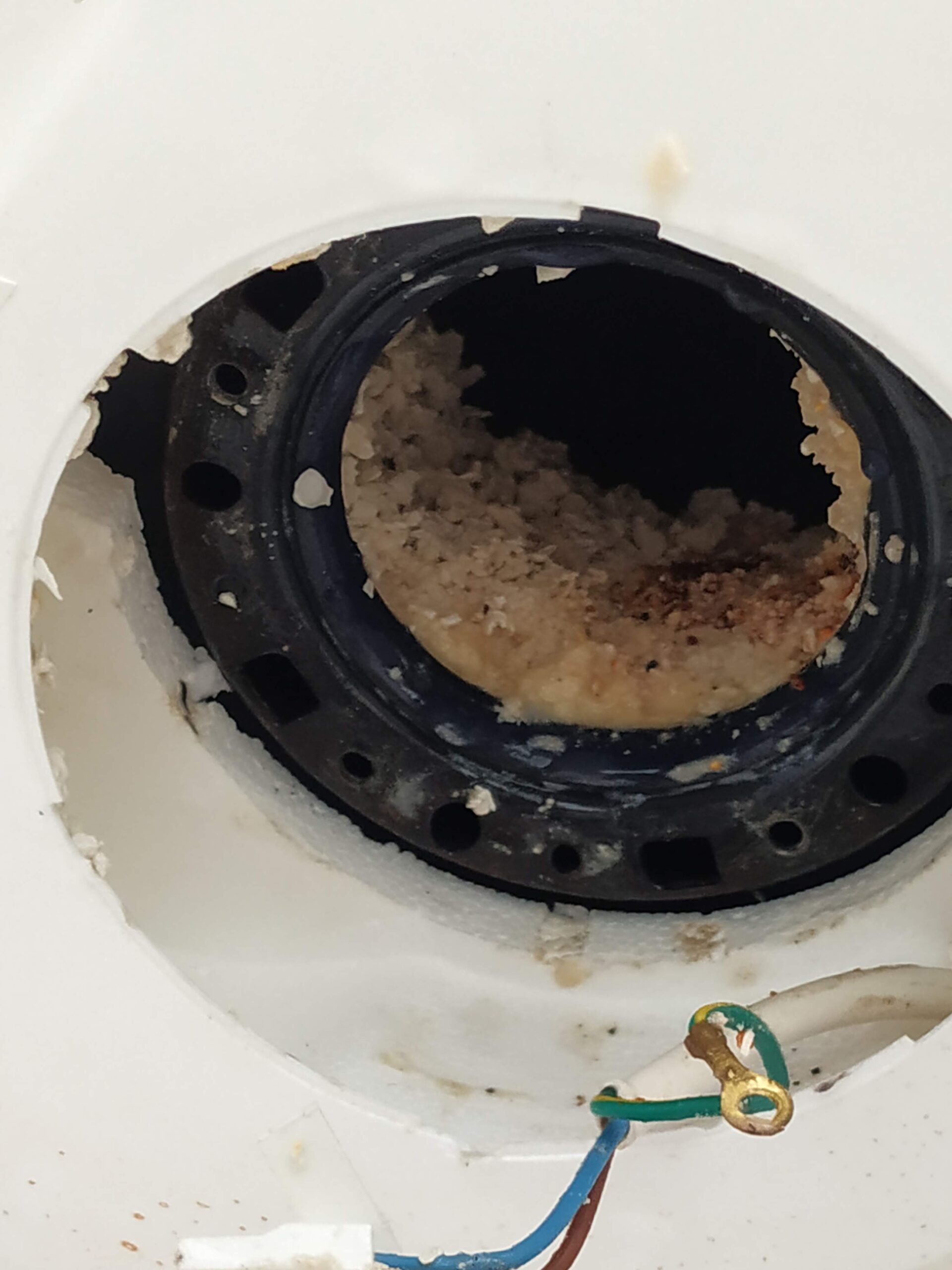 El sarro en los termotanques: por qué aparece y cómo evitar daños costosos en Colón Buenos Aires